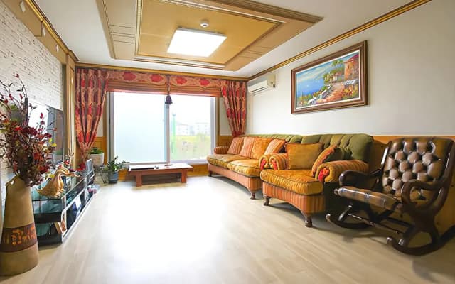 Suncheon Bay Pine Scent Pension