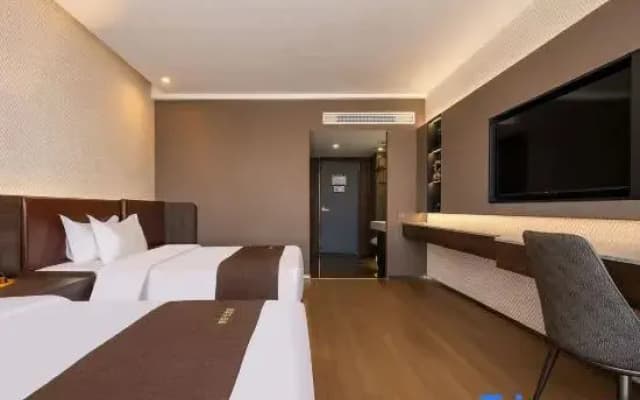 Homeinn Skyl'ne Cloud Hotel (Haiyang Taihua City Square)