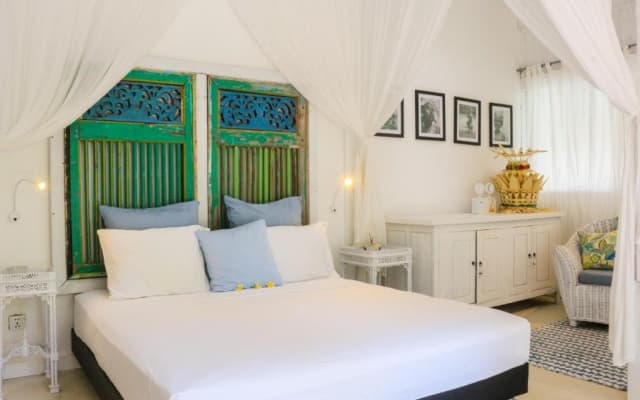 Chanteak Bali - White House 1