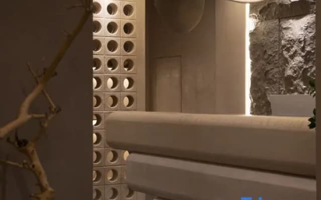 UNI · Yijian Homestay (Changsha Wu Yi Square IFS Guojin Center)