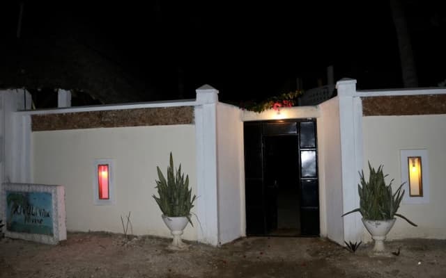 Room-a Wonderful Beach Property in Diani