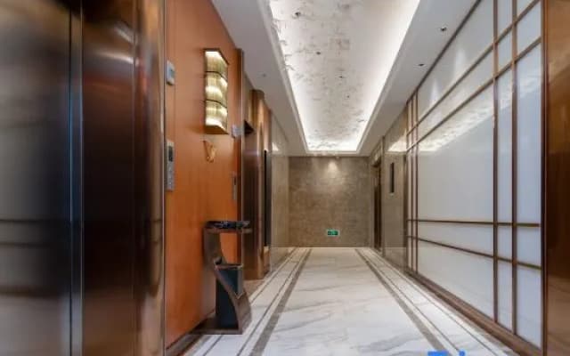 Vienna International Hotel (Guyi New Town Wine Street)