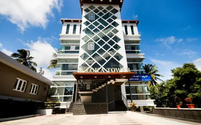 Suloka Tower by OYO Rooms