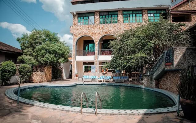 Serene Annex Hotel and Apartment
