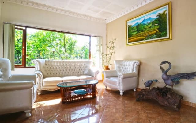 Villa Aries Biru