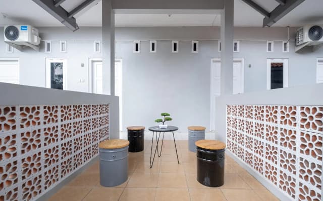 Nareswari Guest House by OYO Rooms