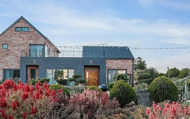 Jeju Brickninemansion