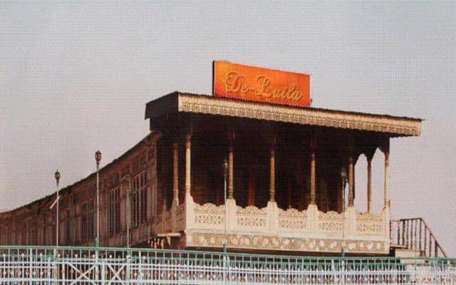 De Laila House Boat
