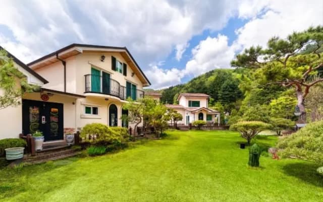 Yangpyeong Siesta Pension (pick-up, duplex, karaoke machine)
