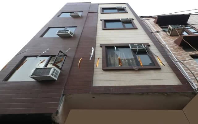 OYO 35497 Hotel Kapoor Residency