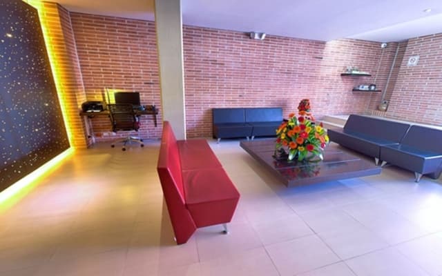 Madisson Inn Hotel & Luxury Suites