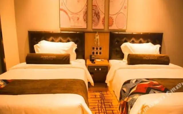 Zinn Hotel (Hefei high speed rail South Station Hui Mei Plaza store)