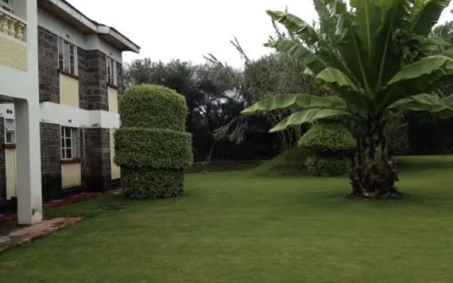 Homebase Gardens Hotel & Safaris