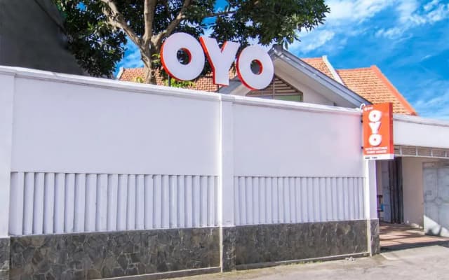 Super OYO 890 Dewi Fortuna Guest House