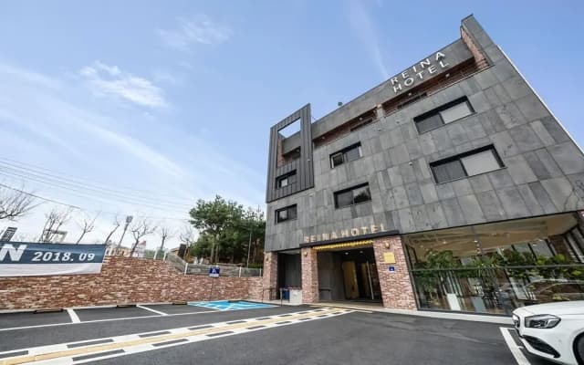 Namyangju Reina Hotel(남양주 레이나 호텔)
