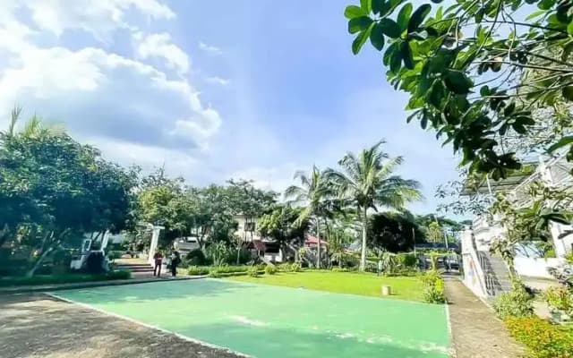 Urbanview Hotel Kusuma Garden Cianjur