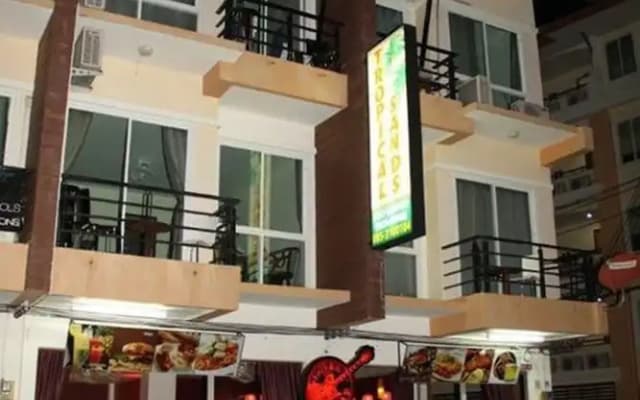 Tropical Sands Sport Bar And Guest House