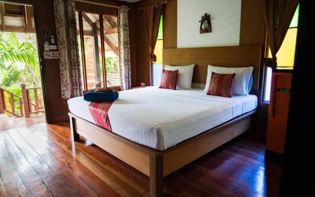 Lanta Andaleaf Bungalow