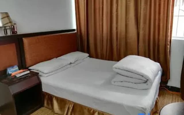 Hua'er Business Hostel
