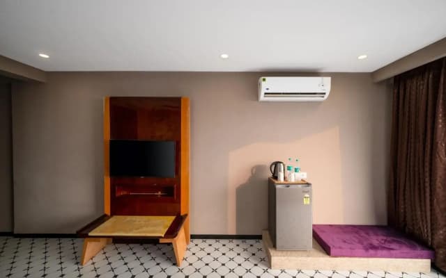 Goa Crescent Resort - A Hilltop Seaview Escape