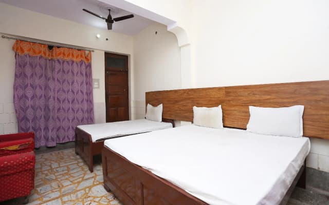 SPOT ON 43285 Hotel Anand Bhawan
