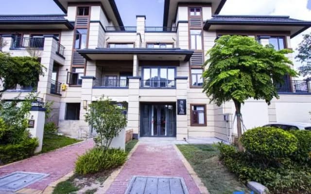 Lvshu Resort Villa (Huizhou Huilin Hot Spring Shop)