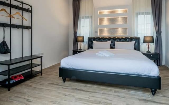 J Pool Villa Huahin