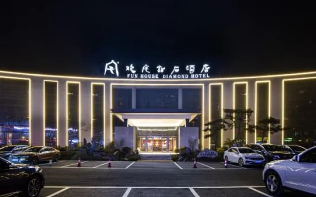 Fun House Diamond Hotel