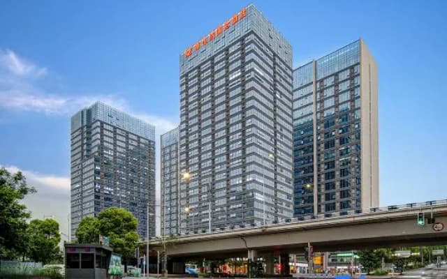 Vienna International Hotel (Chongqing Airport Yuelai International Expo Center)