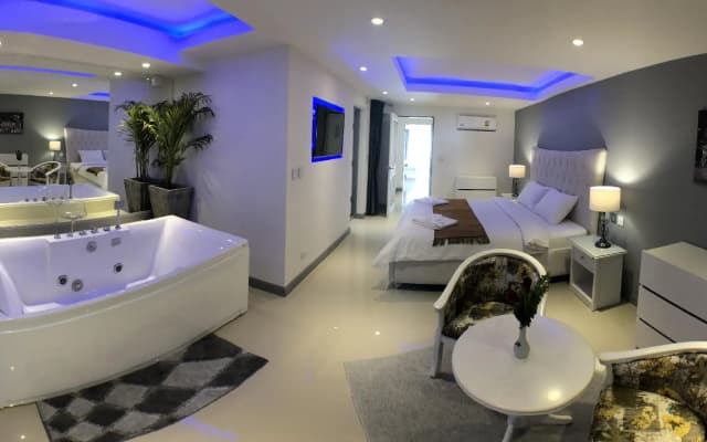 Swiss Villas Panoramic – Hillside Beach View