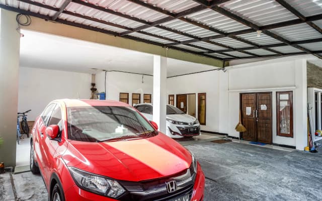 RedDoorz @ Kratonan Solo