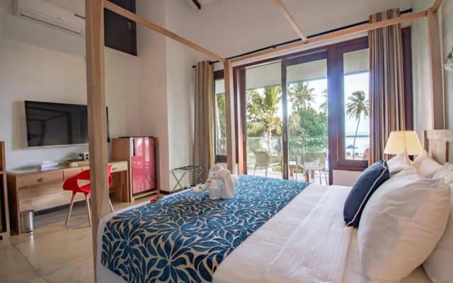 Parangi Weligama Bay