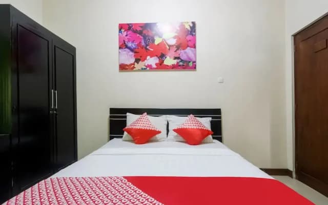 D'waru Homestay Syariah by OYO Rooms