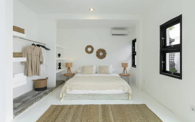 4BR Luxe Pool Villa Canggu near Finns