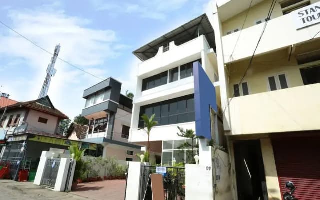 Hotel Galaxy Inn by OYO Rooms