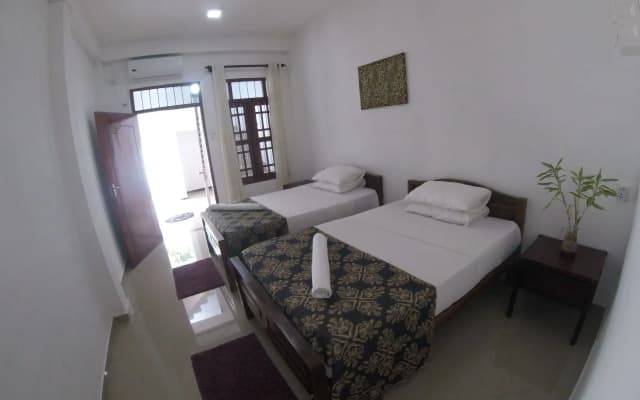 A to Zee Airport Villa