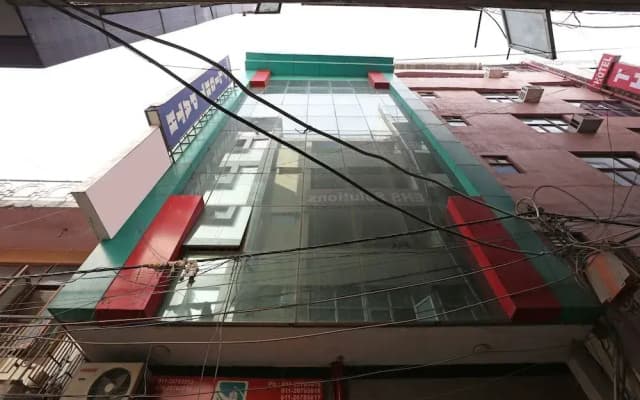 Hotel Flight Path Near IGI Airport