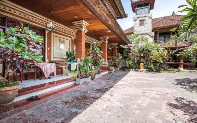 RedDoorz near Duyung Beach Sanur