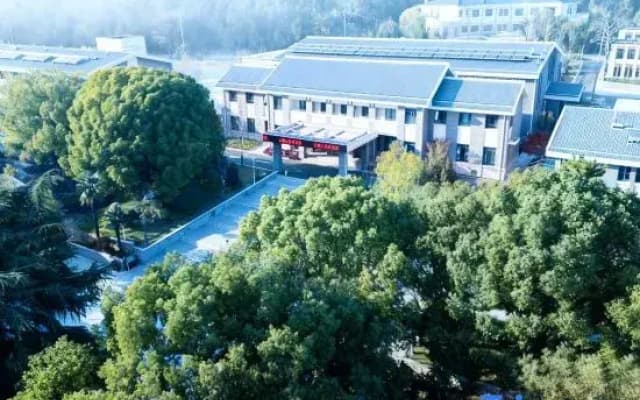 Yunhu Shanju Hotel