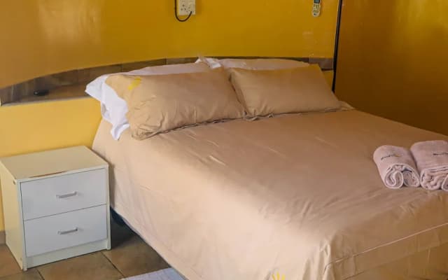 Self Catering Chalets - Manyeleti