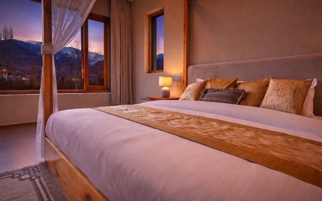 The Vintage Villas Resort Ladakh - Luxury Stay with Mountain Views
