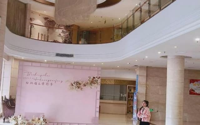 San Tos Hotel