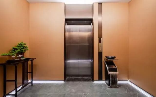 Ausland International Hotel