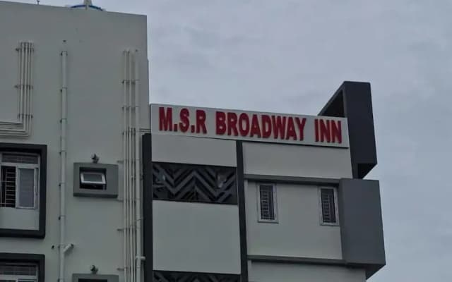 Broadway Inn