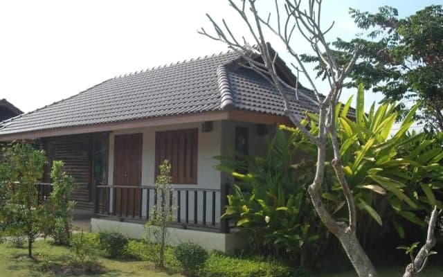 Ban Chomna Resort
