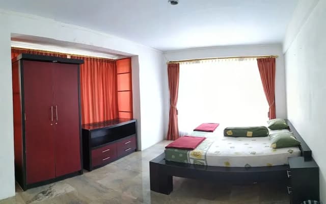 Villa Pinggir Danau Puncak for 30 pax