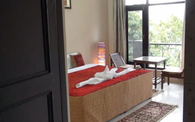 Echor Malusara Lakeview Retreat Bhimtal