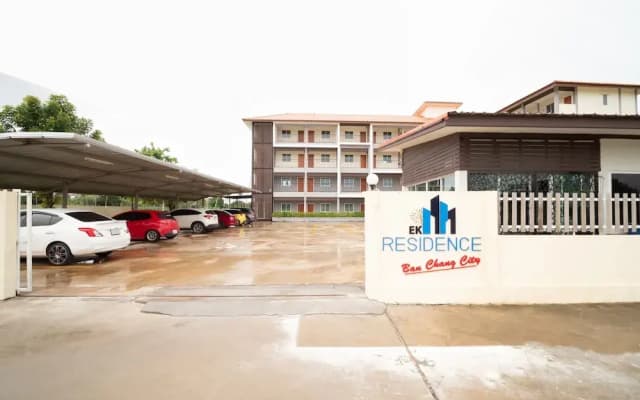 OYO 1047 EK Residence Banchang City