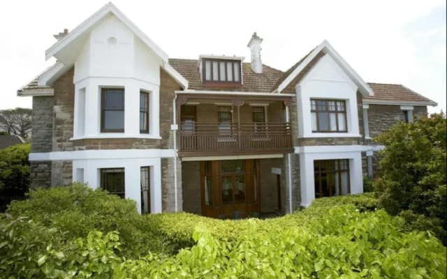Reading House