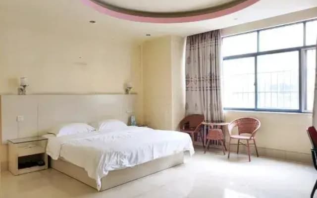 Baise Royal Court Fashion Hotel